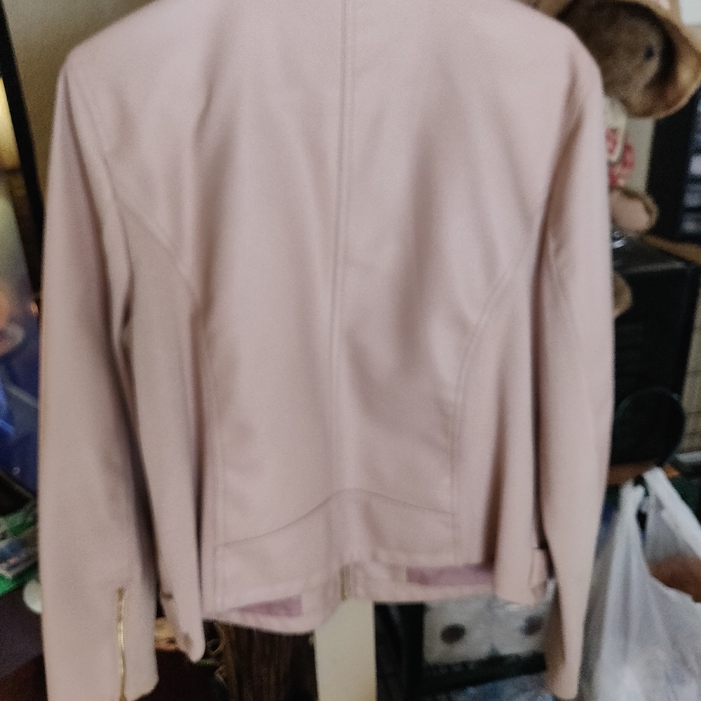 Leather jacket - Picture 2 of 3